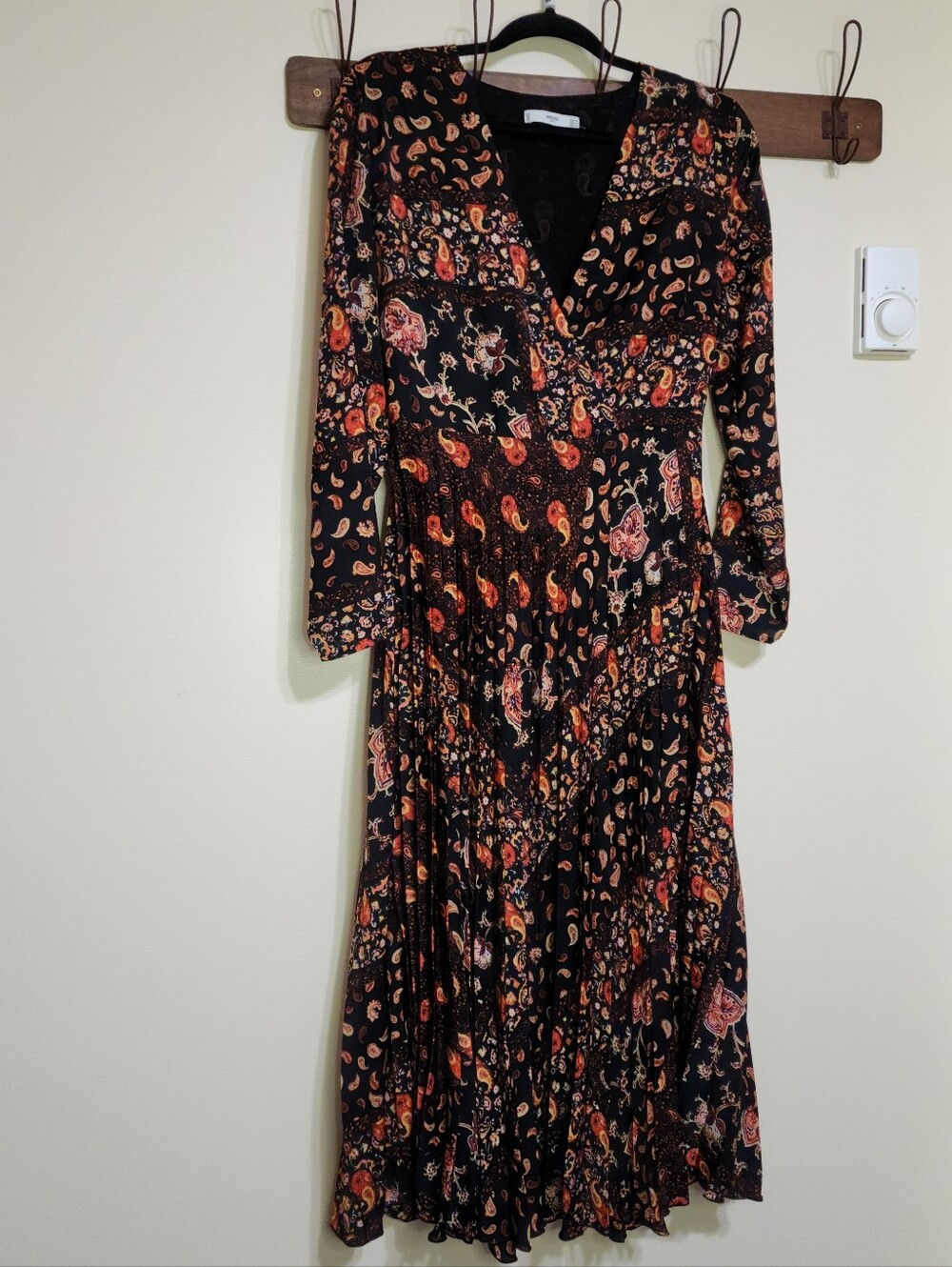 Mango MNG Maxi Dress Sz. Med Paisley Accordian Pleated Patchwork Long Sleeve - Picture 3 of 11